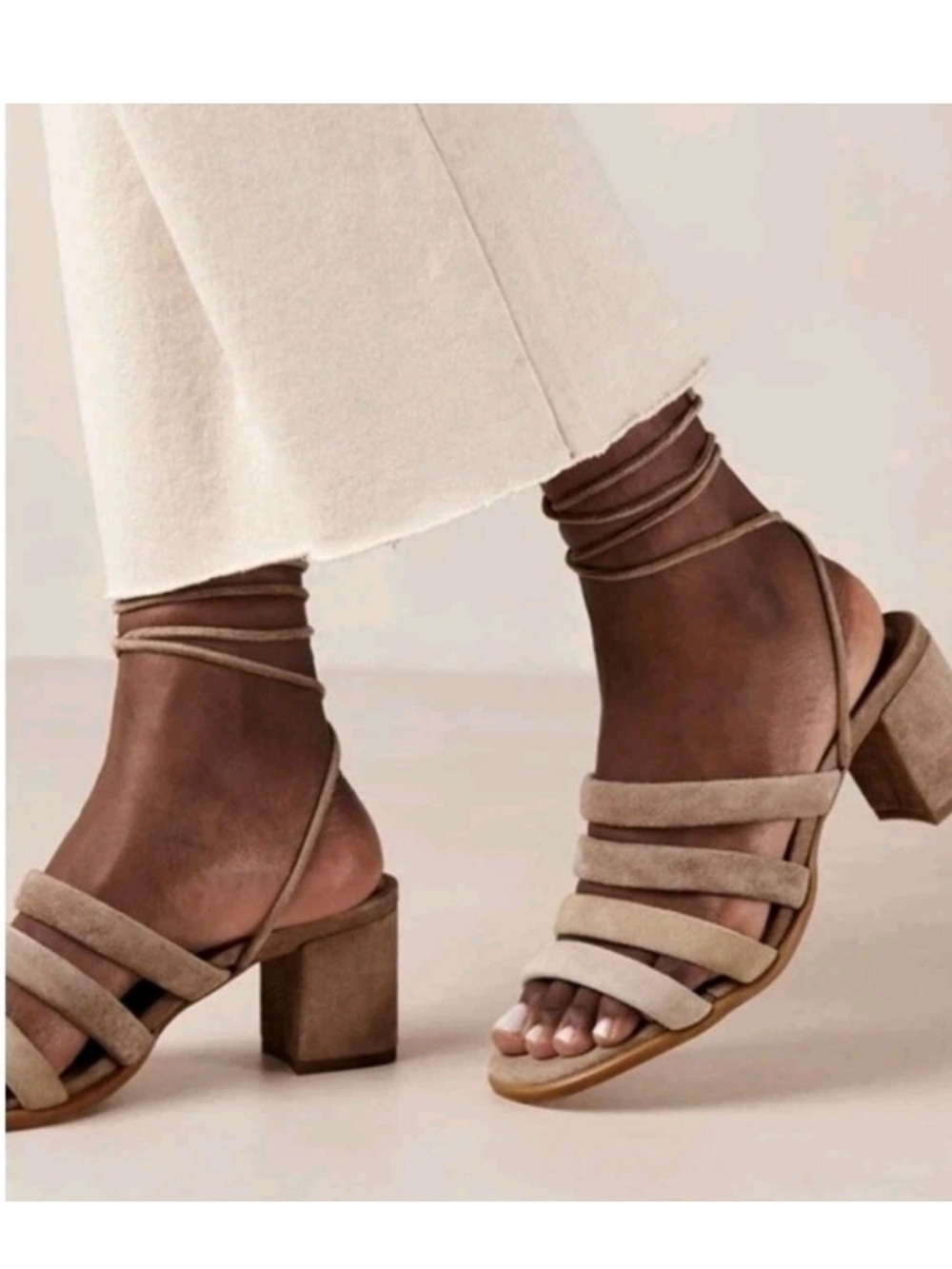 NWOT ALOHAS Letizia block heels in shades of beige size 40